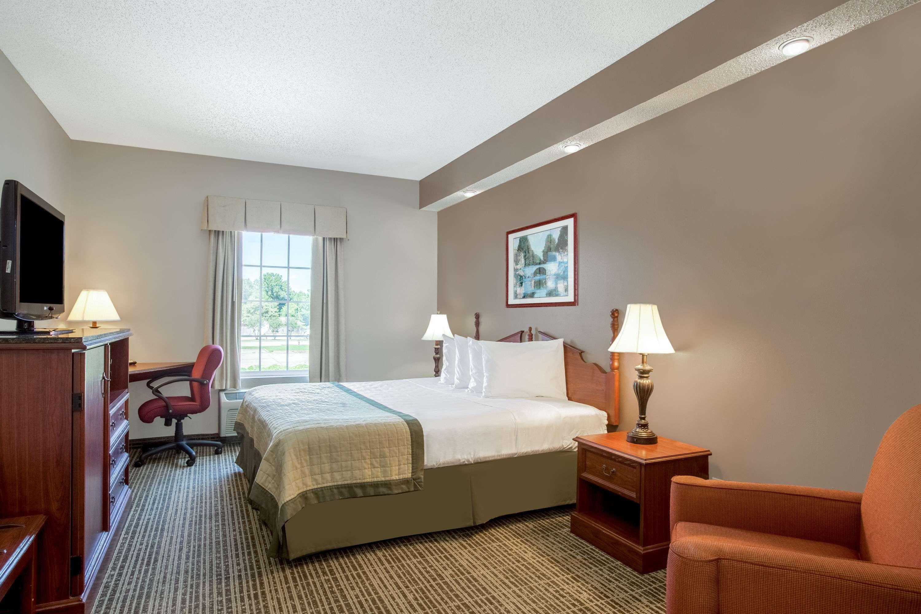 Baymont By Wyndham Lafayette Airport Hotel Ngoại thất bức ảnh